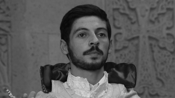 Հրաժարվում եմ տիրադավ եպիսկոպոսներից, նրանց միացած անառակ որդու տիտղոսը կրող քահանաներից, սարկավագներից. ողջ կյանքում նզովելու եմ բոլոր մեղավորներին. նախկին Հայր Գեղարդ