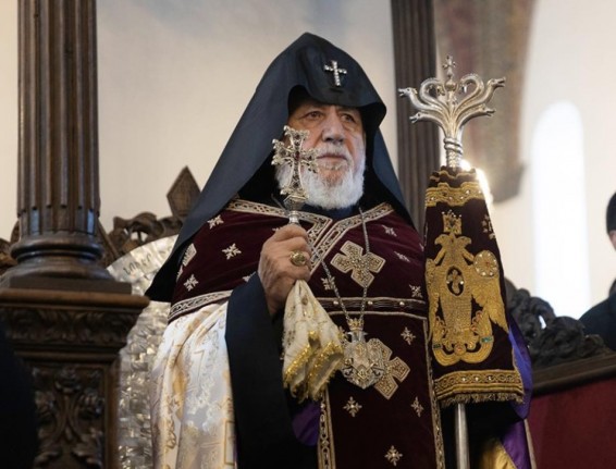 Հայոց բանակը մեր պետականության հիմնասյուներից է. մաղթանքս է, որ Հայոց բանակը շարունակի քաջաբար հսկել մեր պետության սահմանները. Վեհափառ Հայրապետ