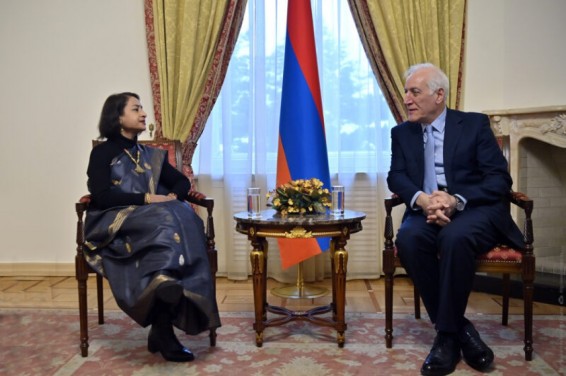 Խաչատուրյանը և Հնդկաստանի դեսպանը պատրաստակամություն են հայտնել խթանել երկու երկրների գործարար շրջանակների միջև շփումների շարունակական զարգացումը