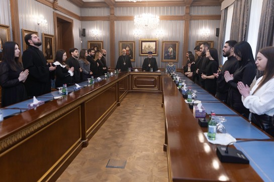 Մայր Աթոռ Սուրբ Էջմիածնում տոնախմբվեց Տեառնընդառաջը, Վեհափառ Հայրապետը օրհնեց նորապսակ զույգերին