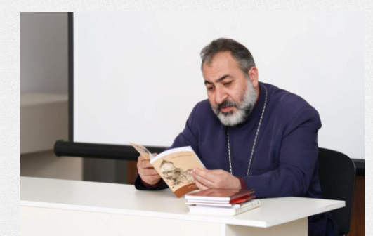 Մարդը չի դառնում ավելի մեծ, երբ փոքրացնում է Աստծուն. եկեղեցին չճանաչող մարդու թերությունները ոչ այնքան բարոյական դատապարտման առիթ են, որքան ցավալի վկայություն մարդու ինքնամեկուսացման մասին. Հայր Իսահակ