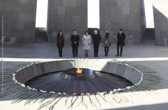 ԵԽԽՎ Եվրոպական պահպանողականների խմբի ղեկավարն այցելել է Ծիծեռնակաբերդի հուշահամալիր