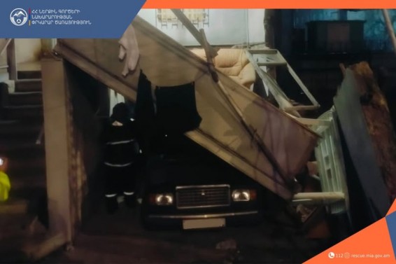 Չարենցի փողոցում փլուզվել են տան պատեր և պատշգամբ