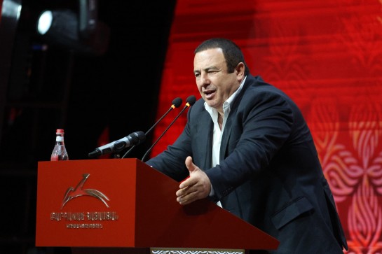 Մարդը չպետք է ընտրի դեղի և սննդի միջև. Գագիկ Ծառուկյան