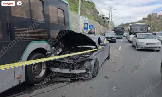 Կենդանաբանական այգու դիմաց բախվել են «Mercedes CLS»-ը, «Jaguar»-ը, «Toyota»-ն և թիվ 53 երթուղին սպասարկող ավտոբուսը. կան տուժածներ