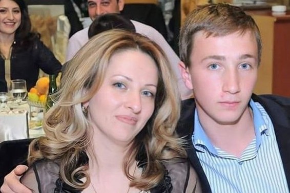 Մահացել է Արցախի հերոս Ռոբերտ Աբաջյանի մայրը