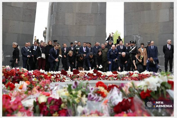 ՀՀ-ում հավատարմագրված դիվանագիտական ներկայացուցչությունները ծաղիկներ են խոնարհել Ցեղասպանության զոհերի հիշատակին
