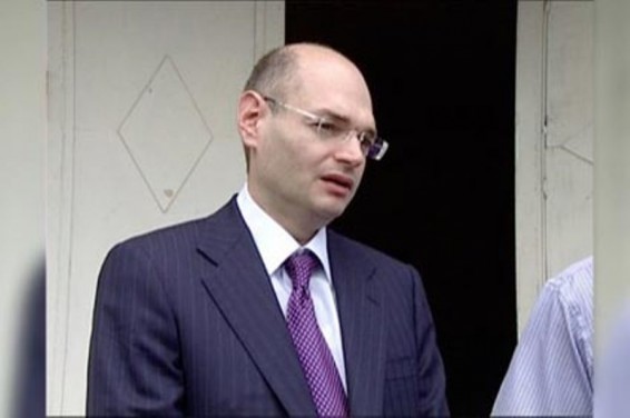 Միքայել Վարդանյանը 130 մլն դրամ նվիրաբերեց Արցախին