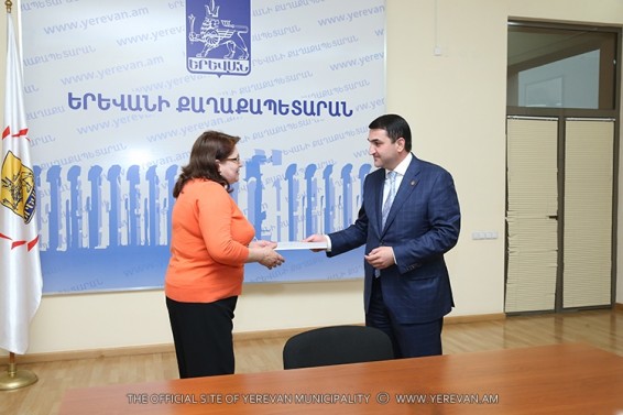 Photo. Նոր բնակարաններ՝ Շինարարներ 35 շենքի վթարային մուտքի բնակիչներին