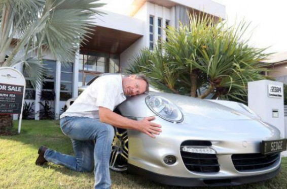 Ավստրալացին 6 մլն դոլարով վաճառում իր շքեղ առանձնատունը՝ հանուն իր սիրելիի Porsche-ի