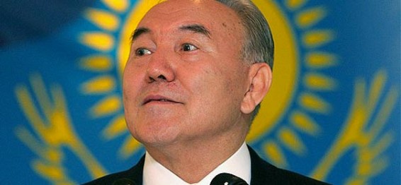 Назарбаев надеется, что цены на нефть стабилизируются, но готовится к худшему
