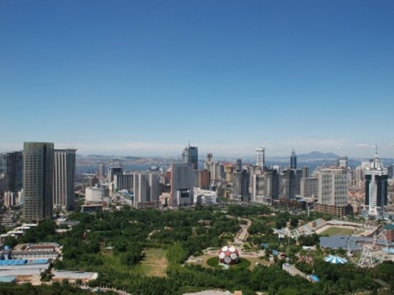 Չինաստանում բողոքներից հետո առեւտրի կենտրոնից հանել են Հիտլերի բեղերով Սինձո Աբեի մոմաքանդակը