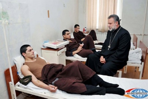 Video. Հոսպիտալում բուժվող զինծառայողների ուշքումիտքն առաջնագիծն է