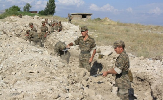 Photo. ՊԲ զինծառայողներն անտիկ դարաշրջանի դամբարանադաշտ են հայտնաբերել
