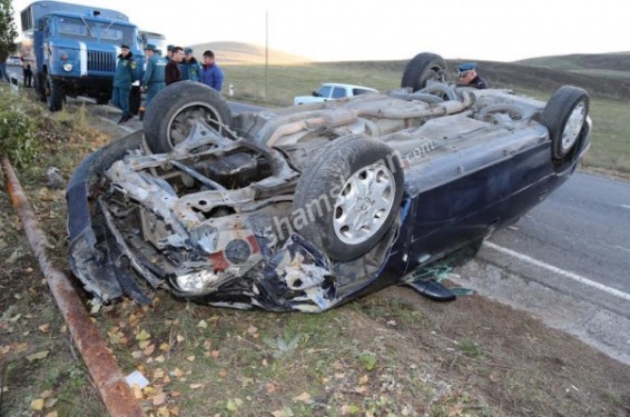 Սևան-Երևան ճանապարհին ավտոմեքենան դուրս է եկել ճանապարհի երթևեկելի հատվածից և շրջվել. կա տուժած