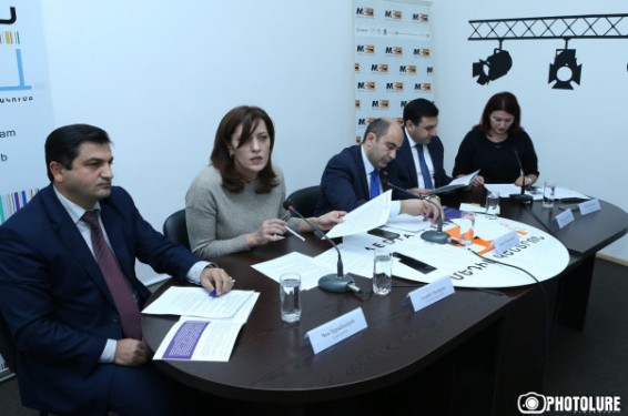 41 մեծամասնական պատգամավորներից 25-ն անցած 4 տարվա մեջ ԱԺ ամբիոնին չեն մոտեցել, բայց ԱԺ-ի 16 դոլարային միլիոնատերերից 12-ը հենց նրանք են