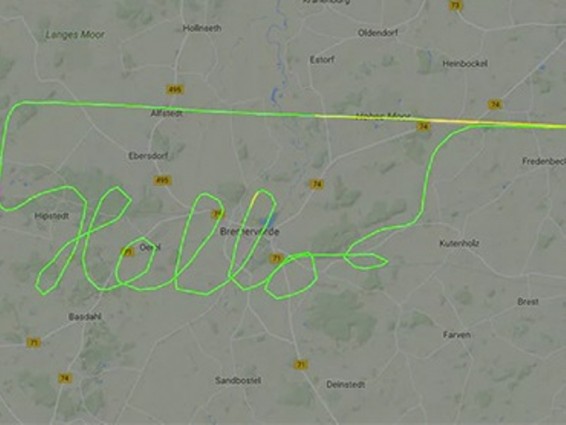 Մասնավոր օդանավի օդաչուն Գերմանիայի երկնքում պատկերել է Hello բառը