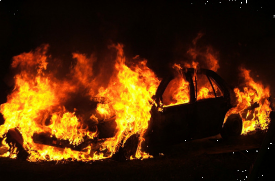 «Կայզեր» սուպերմարկետի մոտակայքում ամբողջությամբ այրվել է «Opel Zafira» մակնիշի ավտոմեքենան