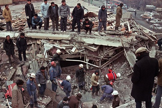 Երկրաշարժի առաջին օրը փրկարար-բնակիչները դուրս բերեցին 20 հազար փրկվածի ու 3900 մահացածի. վիճակագրություն