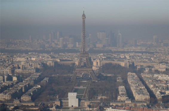 Փարիզը պատվել է ծխամշուշով