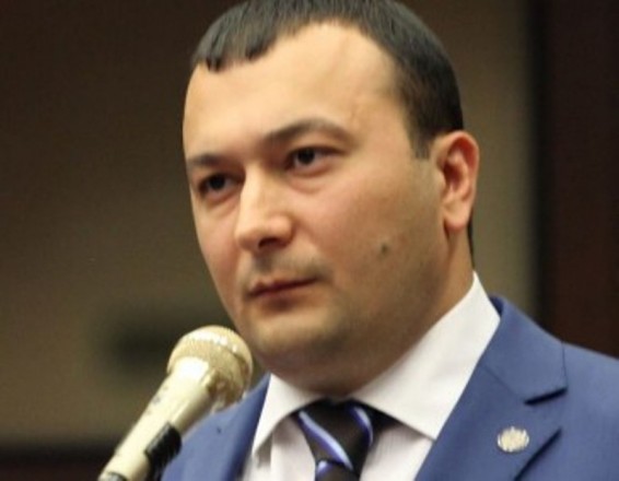 Հանրայինի հակահանրային գործելաոճը