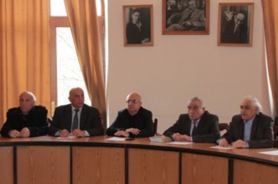 Գրողների միությունում «Հայոց լեզվի հիմնախնդիրներ» թեմայով կլոր սեղան-քննարկում է անցկացվել