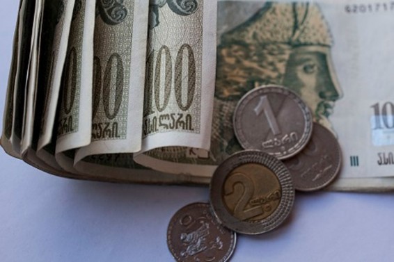 Լարիի փոխարժեքը հասել է պատմական նվազագույնին