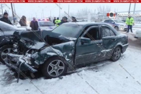 Խոշոր ավտովթար Զվարթնոցի տաճարի մոտ. տուժածների վիճակը ծանր է