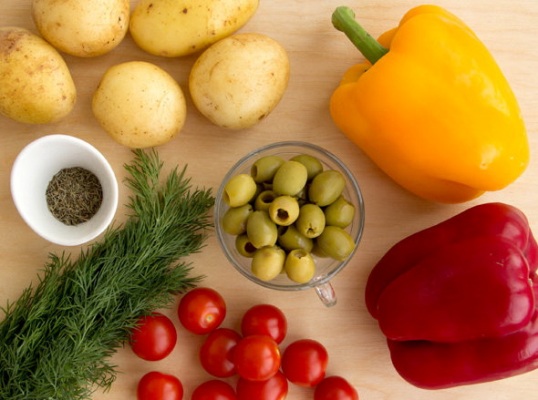 Տաք աղցան կարմրացրած կորտոֆիլով