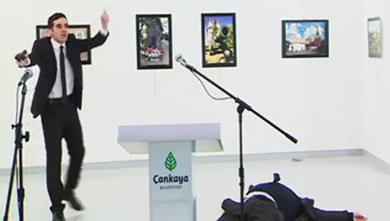 Песков сравнил нападение на посла с атакой на страну