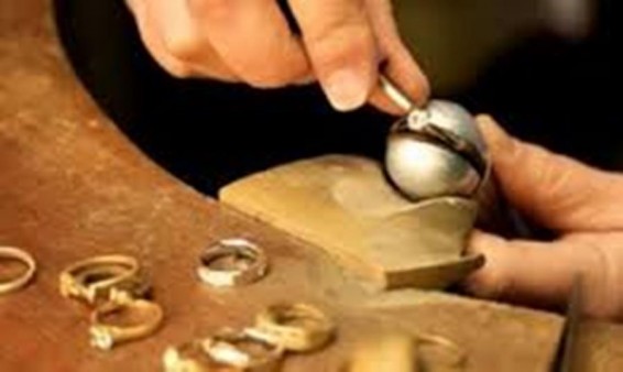 Ադրբեջանը վաճառում է ոսկու պաշարները