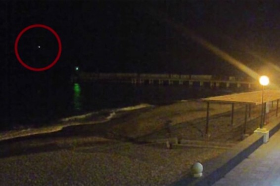 В Сети обсуждают видео со вспышкой над Черным морем