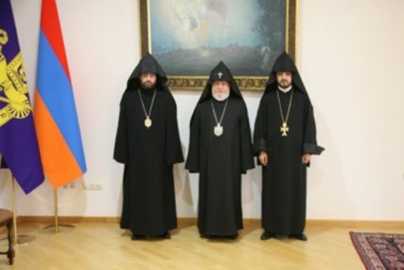 Հոգեշնորհ Տ. Զավեն վարդապետ Յազիչյանն արժանացավ Հայրապետական օրհնության