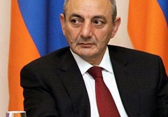 Բակո Սահակյանը ստորագրել է մի շարք օրենքներ