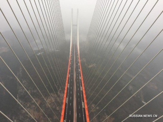 Չինաստանում շահագործման է հանձնվել 200 հարկանի շենքի բարձրության արագընթաց ավտոմոբիլային կամուրջ