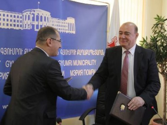 Ստորագրվել է «Գյումրիի քաղաքային ճանապարհներ» ծրագրի իրականացման համաձայնագիրը. արժեքը մոտ 24 մլն եվրո է