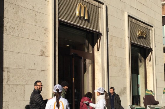 Վատիկանին պատկանող շենքում McDonald's-ի բացումը զայրացրել է տեղի բնակիչներին