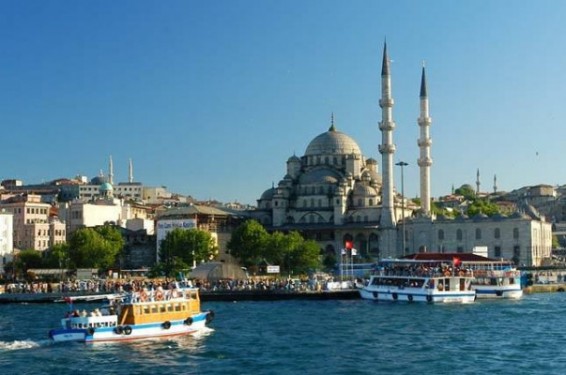 Ստամբուլում զբոսաշրջության ոլորտի աշխատակիցները երթ են կազմակերպել ահաբեկչության դեմ