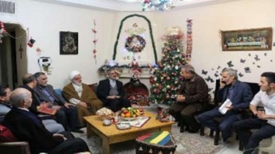 Ալբորզի նահանգապետը այցելել է հայ ազատորդիների ընտանիքներին