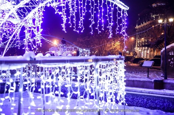 Երևանի արտաքին լուսավորության ցանցի սպասարկման աշխատանքներն ամենօրյա ժամանակացույցով շարունակվել են նաև տոն օրերին