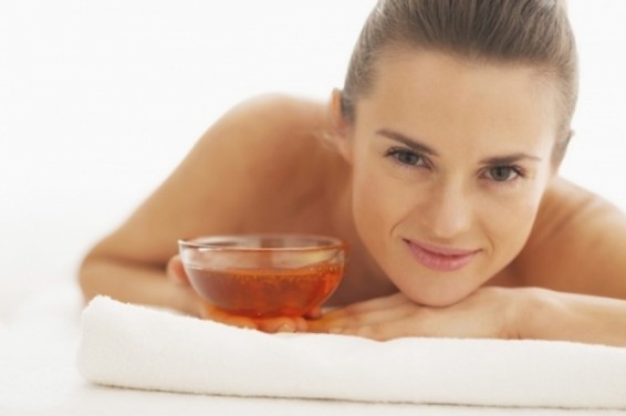 Մեղրով ու կավով դիմակ՝ կուրծքն ավելի ձիգ դարձնելու համար