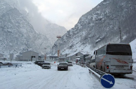 Լարսը բաց է տրանսպորտային բոլոր միջոցների համար