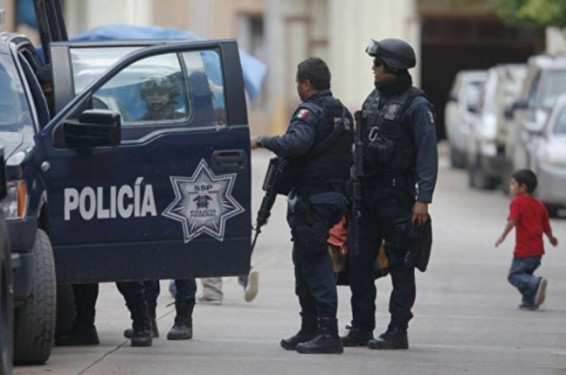 Մեքսիկայում տաքսու վարորդների և ոստիկանների միջև բախումների հետևանքով տուժել է 20 ոստիկան