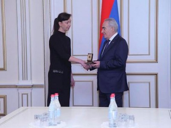Գեղամ Գրիգորյանը պարգեւատրվել է. պարգեւը հանձնվել է նրա այրուն