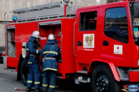 Կինո Հայրենիքի մոտ ավտոմեքենա է այրվում. դեպքի վայր է մեկնել 2 մարտական հաշվարկ