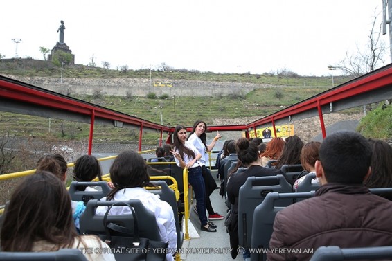 Photo. «Երևան Սիթի Տուրը»՝ բանկային համակարգով հետաքրքրված ավելի քան 500 երիտասարդների համար