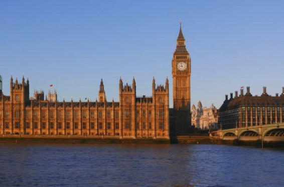 Մեծ Բրիտանիայում խնդրագիր են կազմել` թագուհու կողմից Թրամփի ընդունելության դեմ