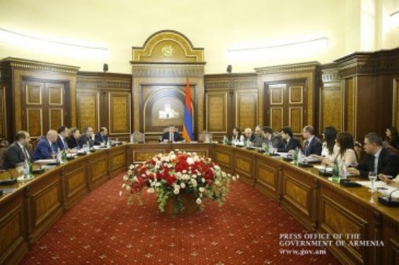 Կառավարությունում շարունակվել են գերատեսչությունների 2016 թ. գործունեության հաշվետվությունները