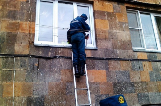 Երևանի Ա. Խաչատրյան փողոցի բնակարաններից մեկում դի է հայտնաբերվել