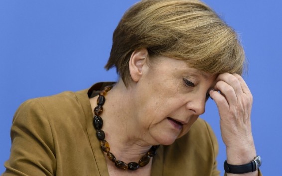 Անհայտ անձինք խոզի գլուխ են նետել Մերկելի ընդունարանի մոտ